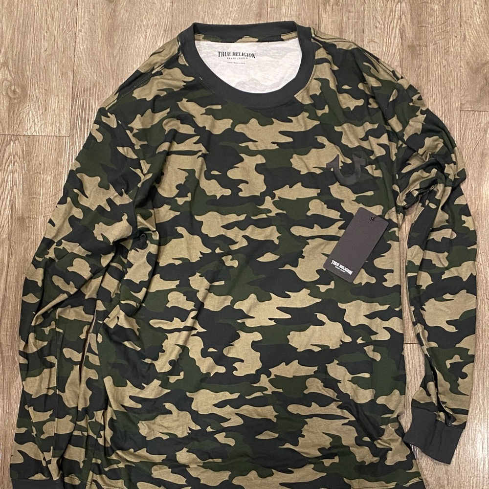 True Religion Men's Green and Tan Camo Long Sleeve Tee